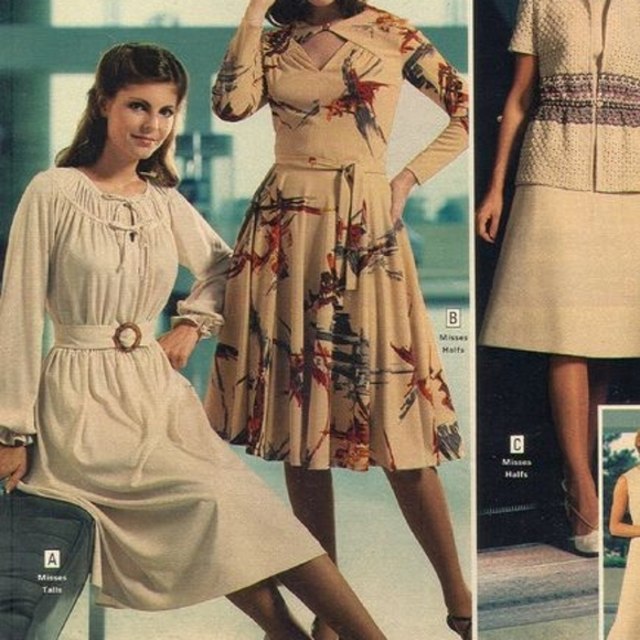 VINTAGE 70s Montgomery Ward Volup Cream Tie-up Belted Long Sleeve Stretchy Dress - Picture 2 of 14